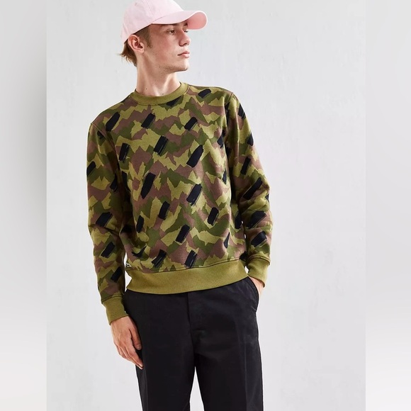 lacoste live Other - Lacoste Live Size small Camo Fleece Crew Neck Sweatshirt